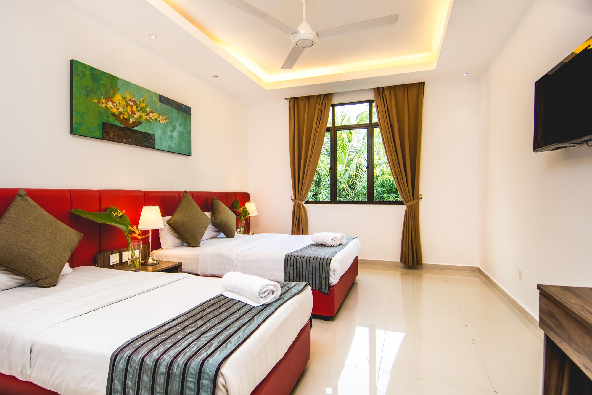 Alia Residence Business Resort Padang Mat Sirat Екстериор снимка