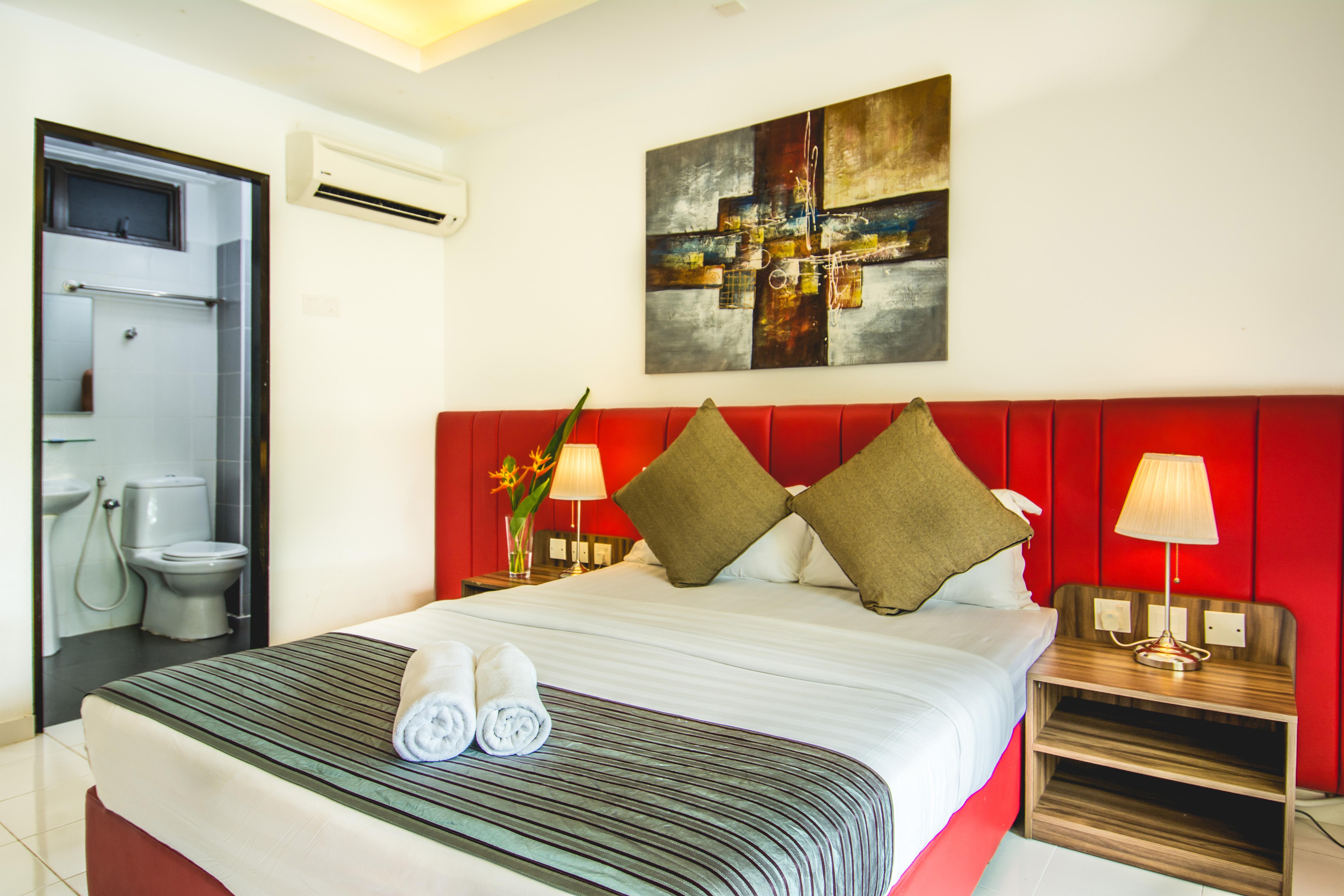 Alia Residence Business Resort Padang Mat Sirat Екстериор снимка