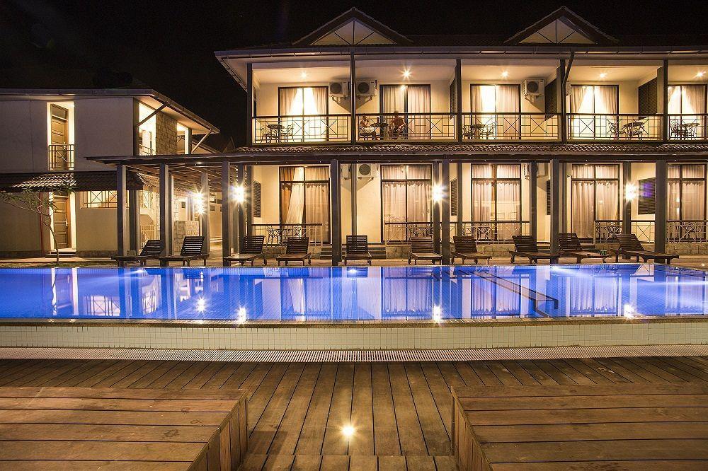 Alia Residence Business Resort Padang Mat Sirat Екстериор снимка