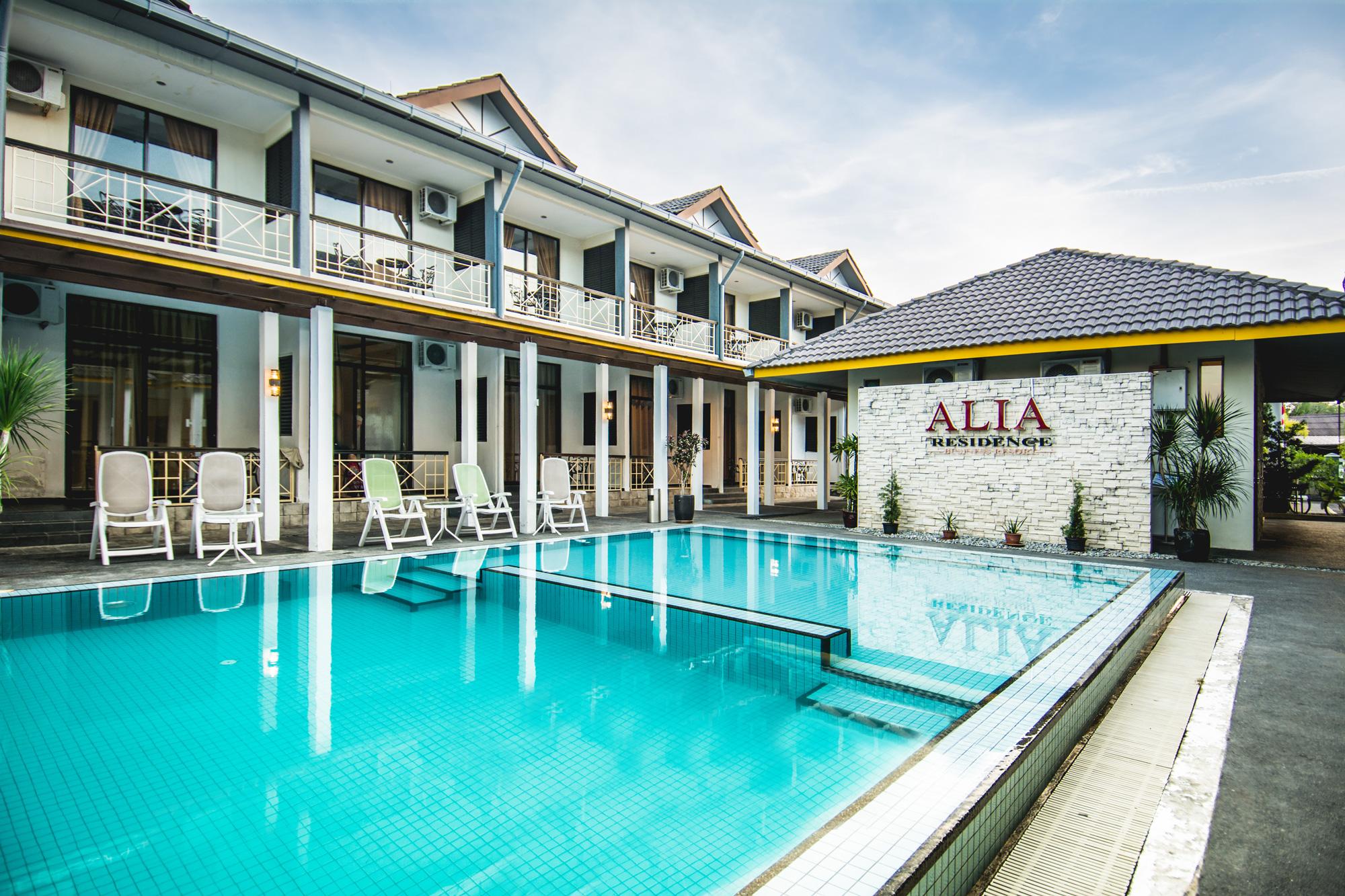 Alia Residence Business Resort Padang Mat Sirat Екстериор снимка