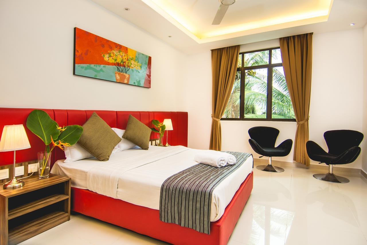 Alia Residence Business Resort Padang Mat Sirat Екстериор снимка