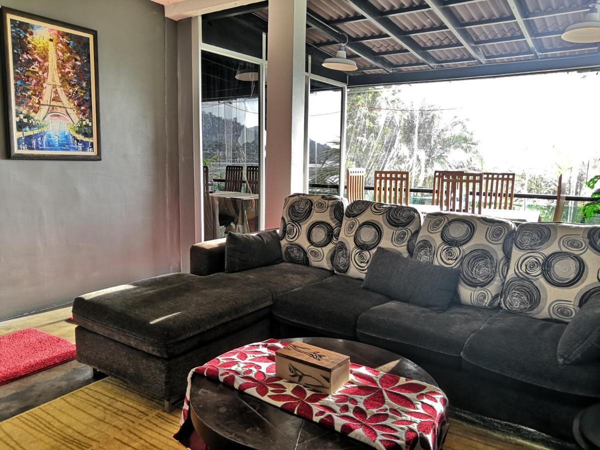 Alia Residence Business Resort Padang Mat Sirat Екстериор снимка