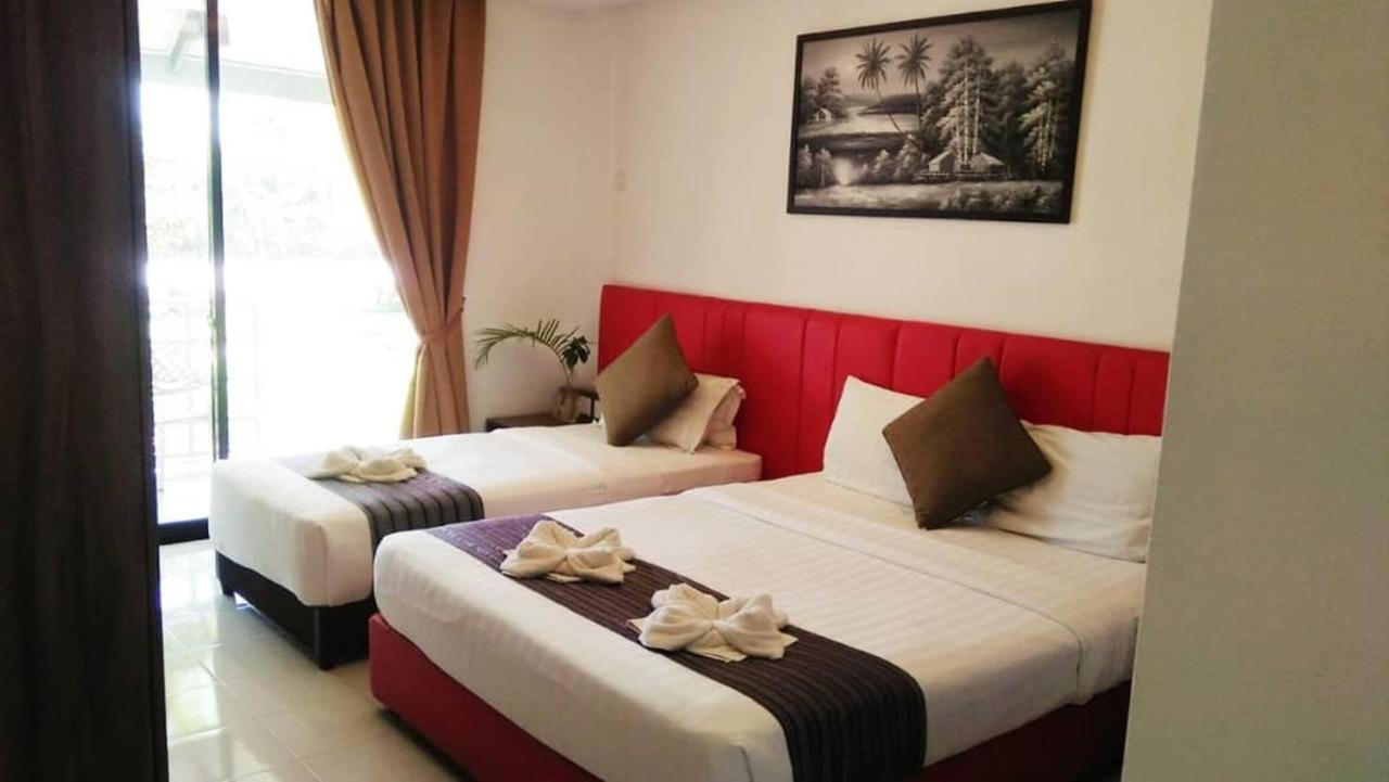 Alia Residence Business Resort Padang Mat Sirat Екстериор снимка